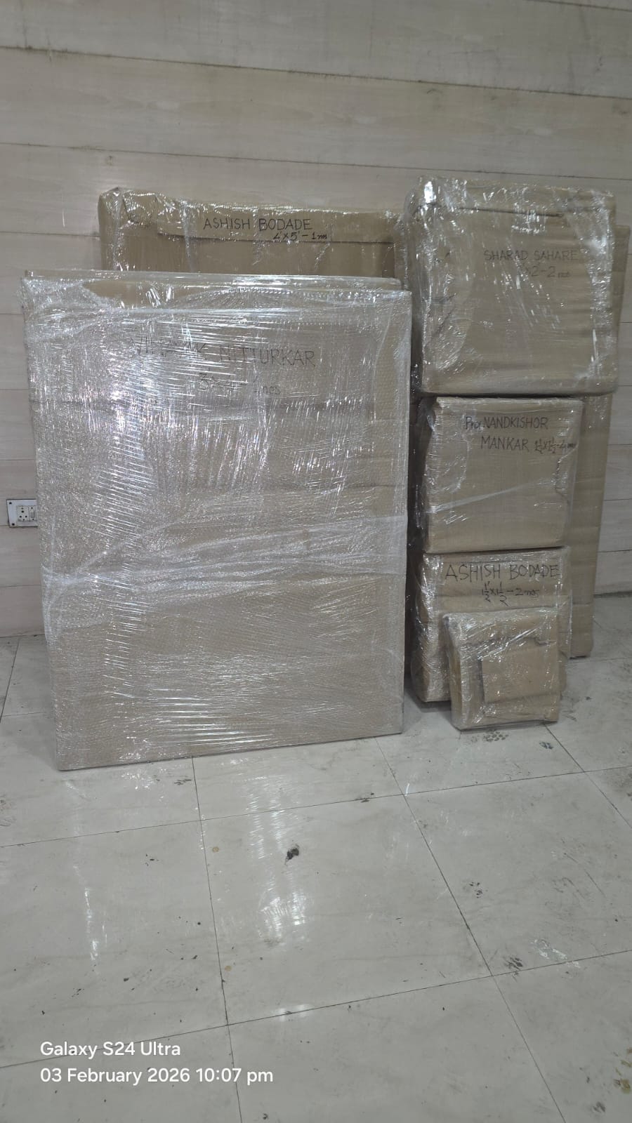 Fragile item packing bubble wrap